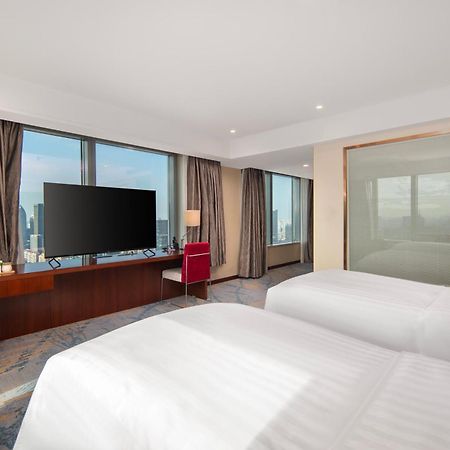 Novotel Atlantis Shanghai - Price And Value Breakfast In The Clouds With River View In The Revolving Restaurant &24H Free Self-Laundry Şanghay Dış mekan fotoğraf