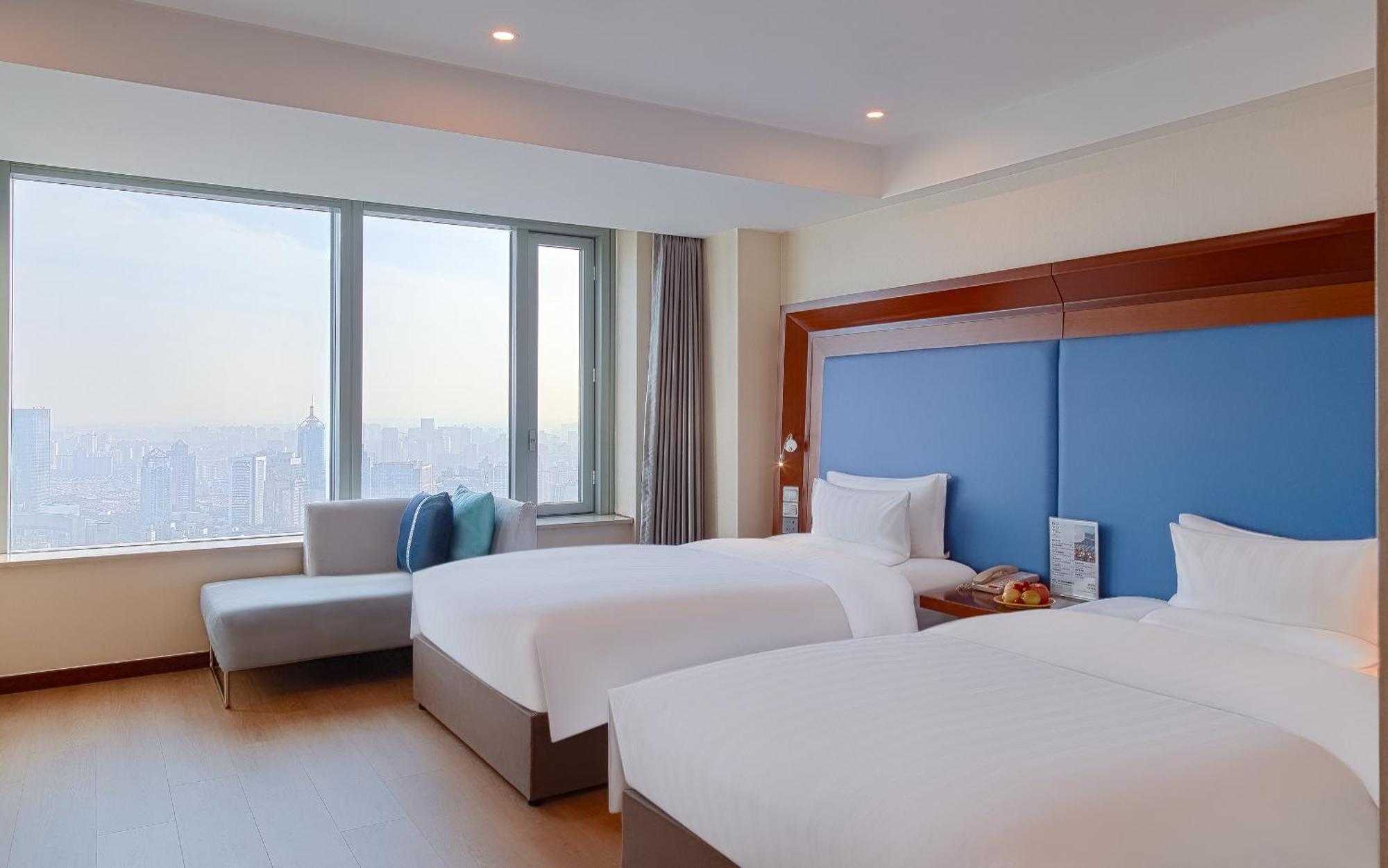 Novotel Atlantis Shanghai - Price And Value Breakfast In The Clouds With River View In The Revolving Restaurant &24H Free Self-Laundry Şanghay Dış mekan fotoğraf