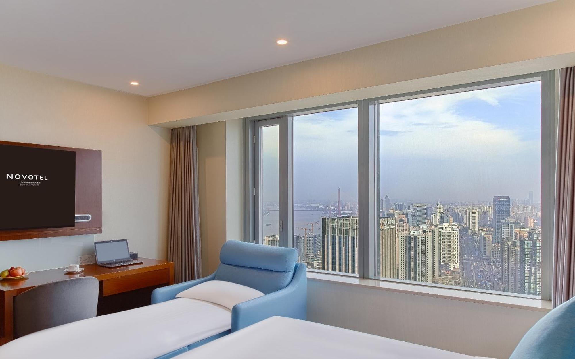 Novotel Atlantis Shanghai - Price And Value Breakfast In The Clouds With River View In The Revolving Restaurant &24H Free Self-Laundry Şanghay Dış mekan fotoğraf